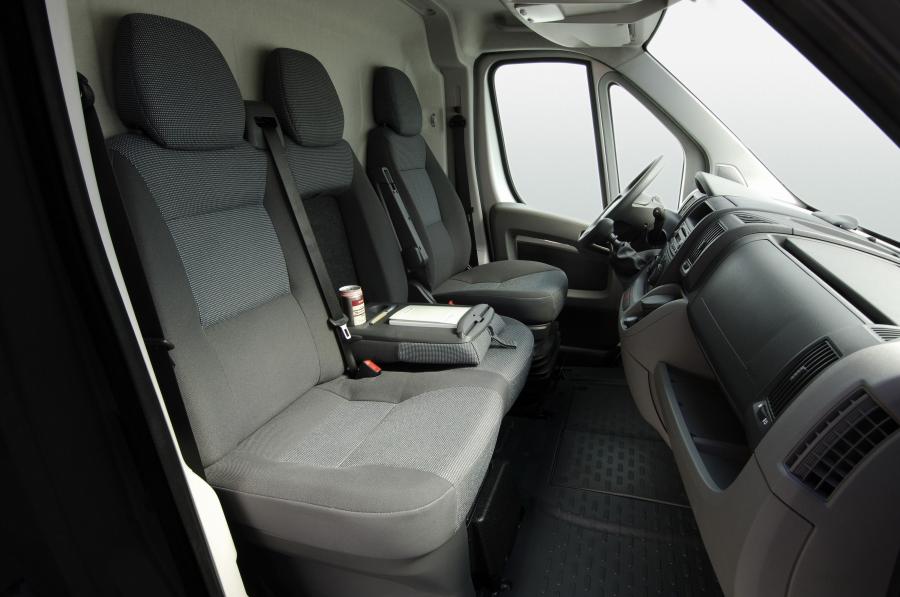  Peugeot Boxer 2006 года  (фото 13 из 81)
